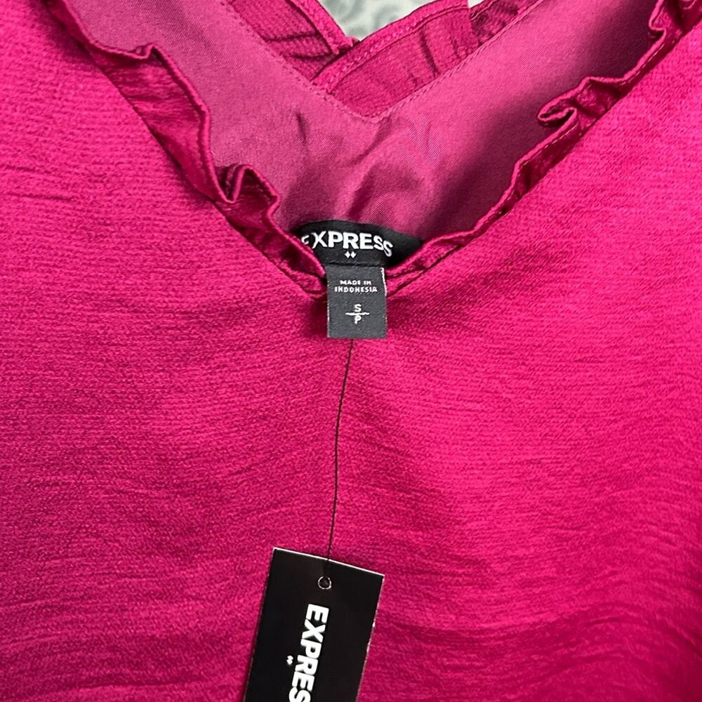NWT EXPRESS berry cami top size S ruffled satin v-neck tank - Picture 3 of 9